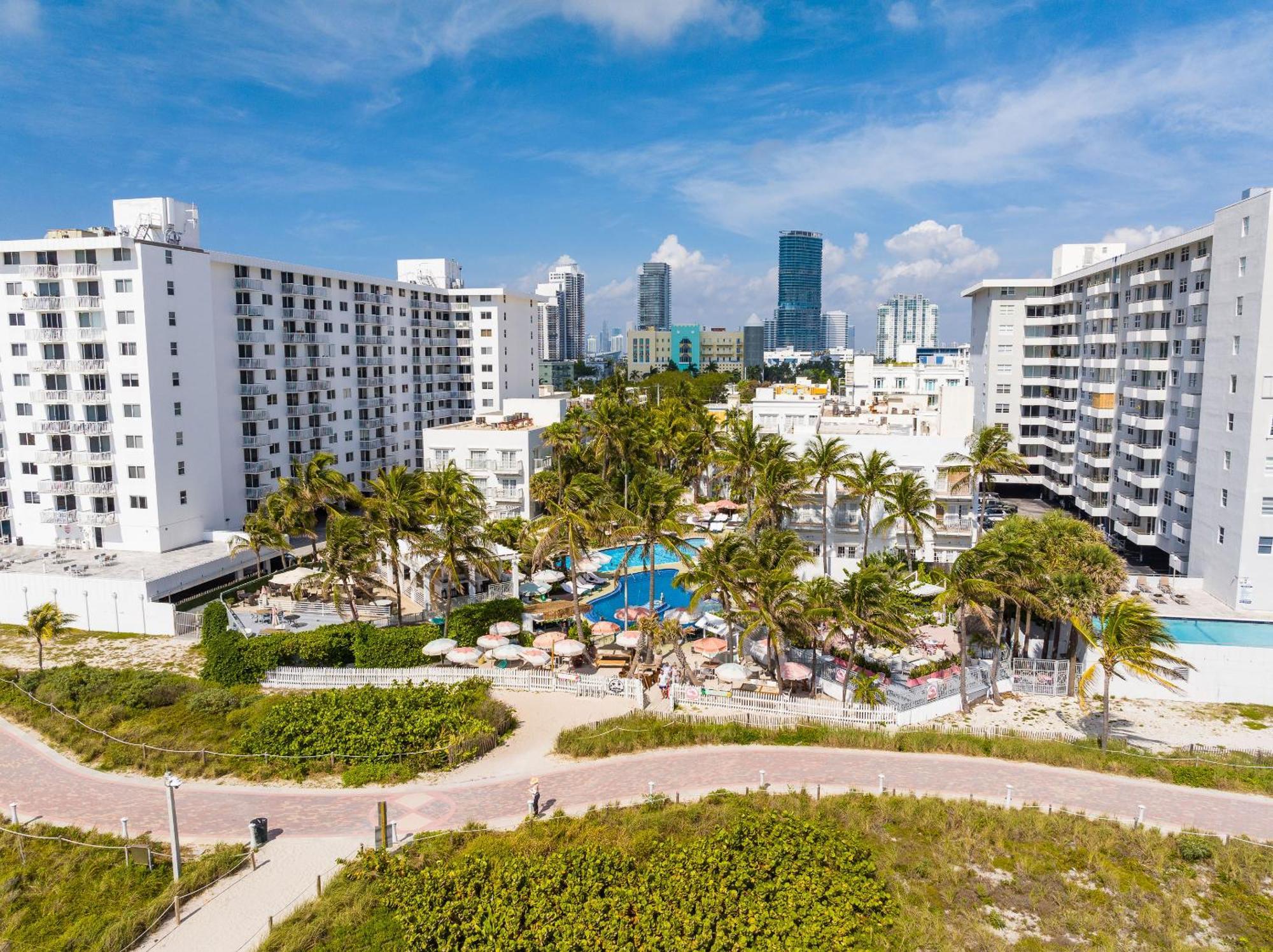 The Savoy Hotel & Beach Club Miami Beach Bagian luar foto