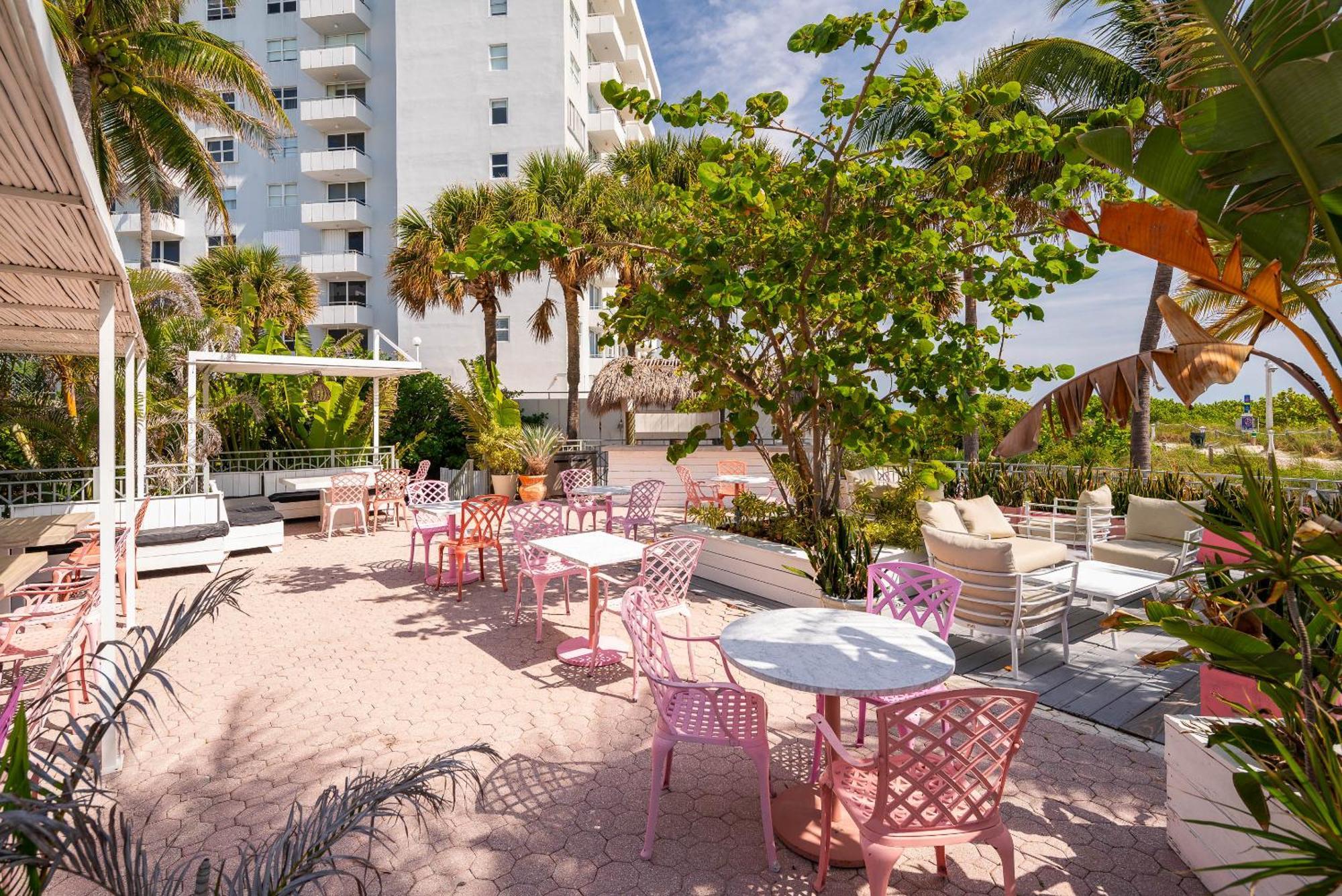 The Savoy Hotel & Beach Club Miami Beach Bagian luar foto