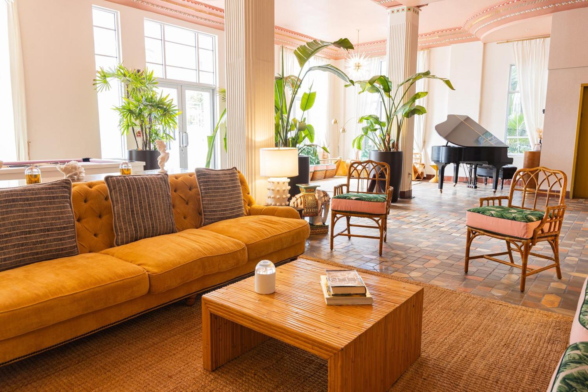The Savoy Hotel & Beach Club Miami Beach Bagian luar foto