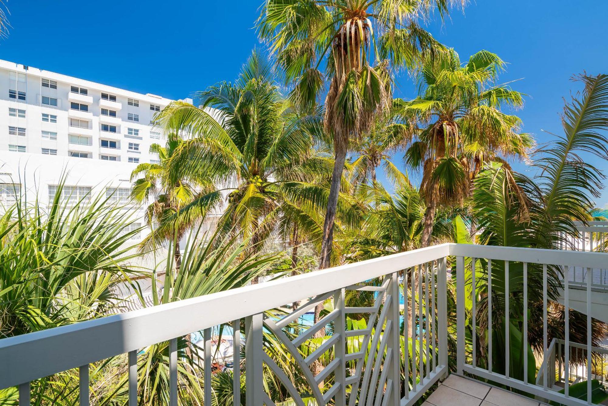 The Savoy Hotel & Beach Club Miami Beach Bagian luar foto